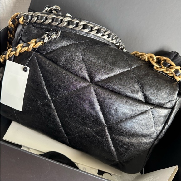Chanel 19 Shoulder Bag - Picture 3 of 13